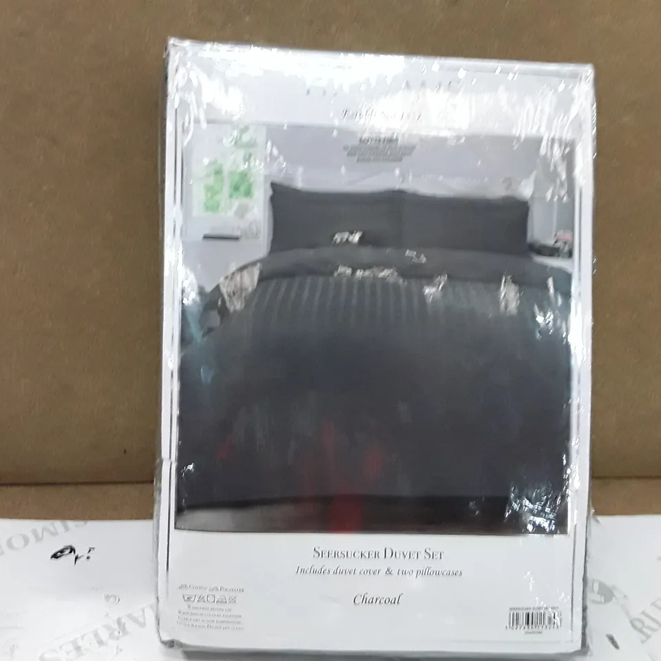 BRAND NEW HIGHAMS SEERSUCKER DUVET SET - KING SIZE (CHARCOAL)