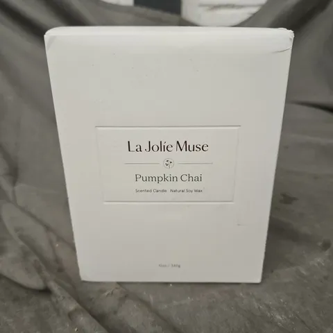 LA JOLIE MUSE PUMPKIN CHAI SCENTED CANDLE 