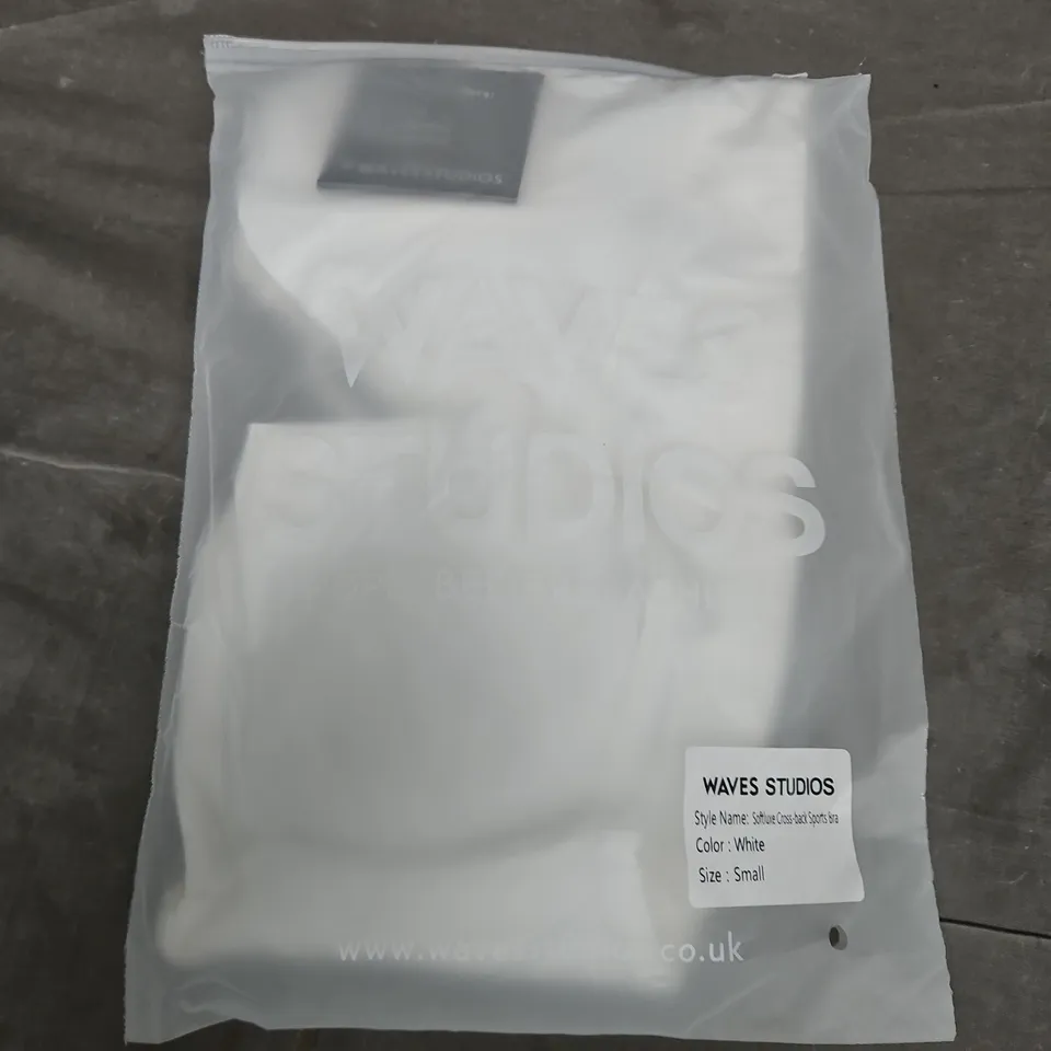 BAGGED WAVE STUDIOS SOFTLUXE CROSS-BACK SPORTS BRA IN WHITE - SMALL