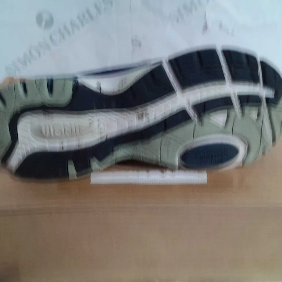 BOXED VIONIC DRIFT TRAINER IN NAVY SIZE 6