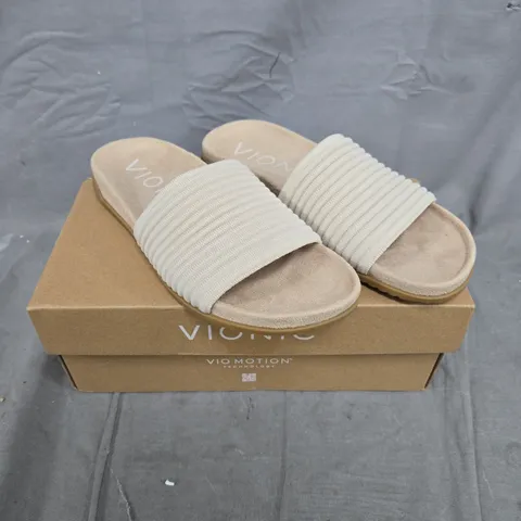 BOXED PAIR OF VIONIC EVIE KNIT SLIDER SANDALS - 5.5