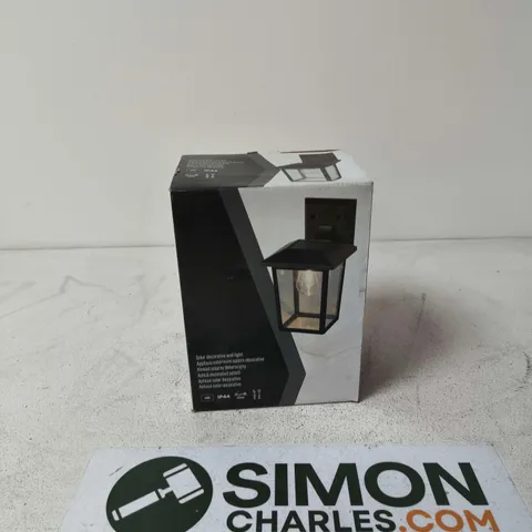 SOLAR DECORATIVE WALL LIGHT – OUTDOOR LANTERN STYLE 