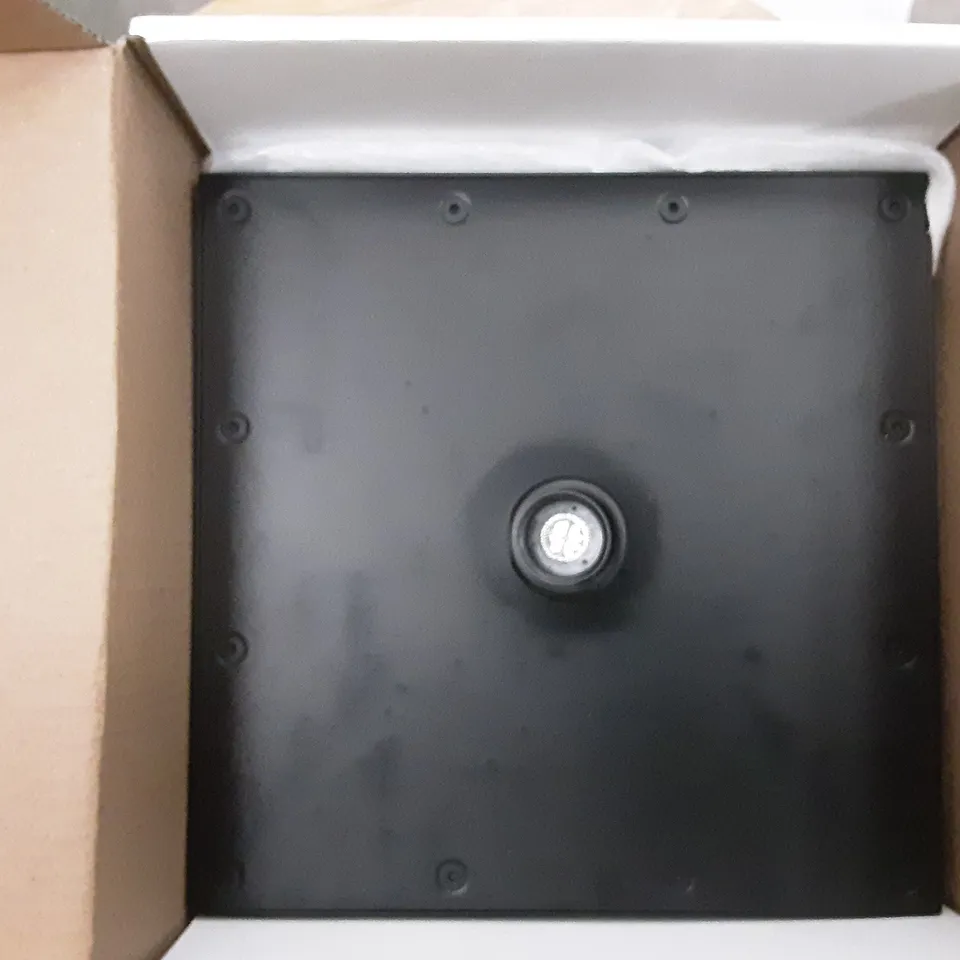 PARONA SHOWER 200MM SQUARE HEAD BLACK FINISH