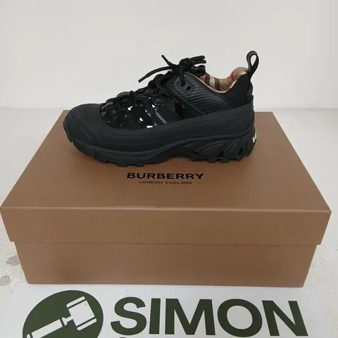 BURBERRY LOW TOP SNEAKER – BLACK, UK 4.5 (EUR 37.5)