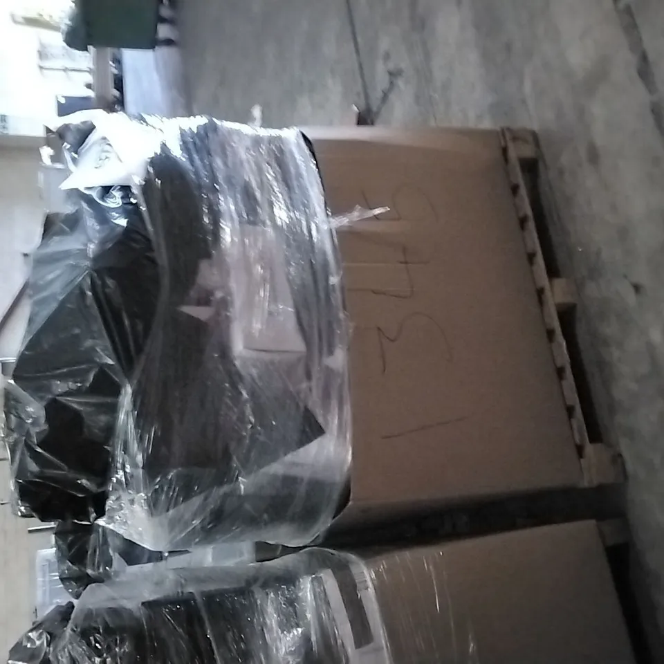 PALLET OF ASSORTED ITEMS INCLUDING AIR BOOSTER CUSHION, WOOL DUVET, A BETTER PILLOW, MATTRESS TOPPERS