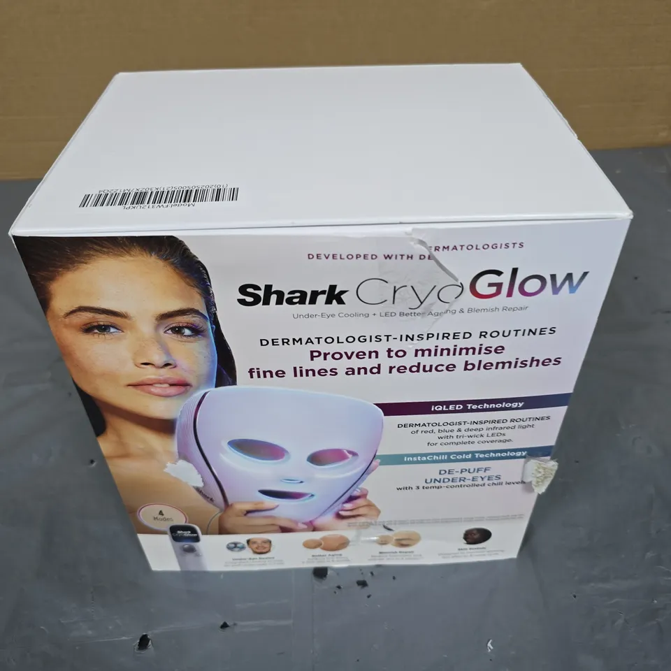 SHARK CRYOGLOW LED MASK WITH CHARGING STAND