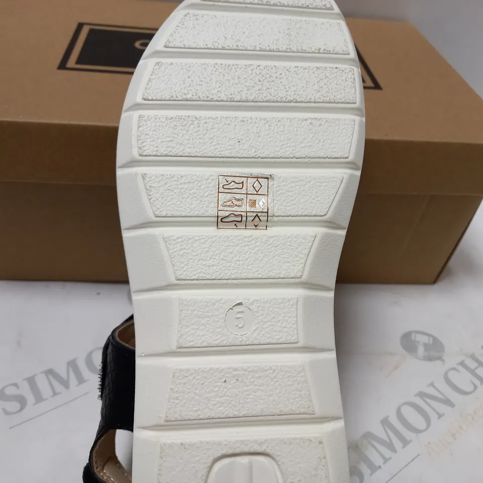 BOXED PAIR OF CUSHION WALK VELCRO SANDALS, BLACK - SIZE 5