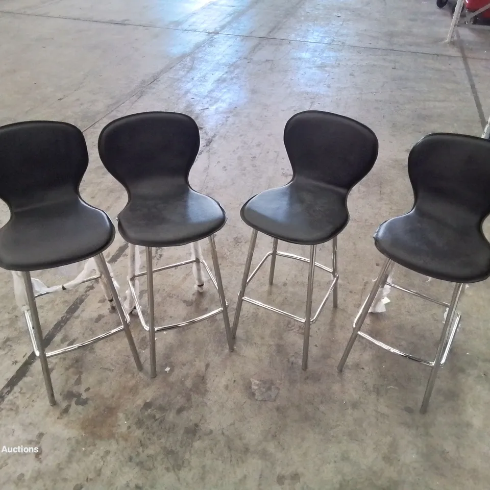 A BOX OF 4 DESIGNER QUALITY LEATHER UPHOLSTERED CHROME LEGS BAR STOOLS 