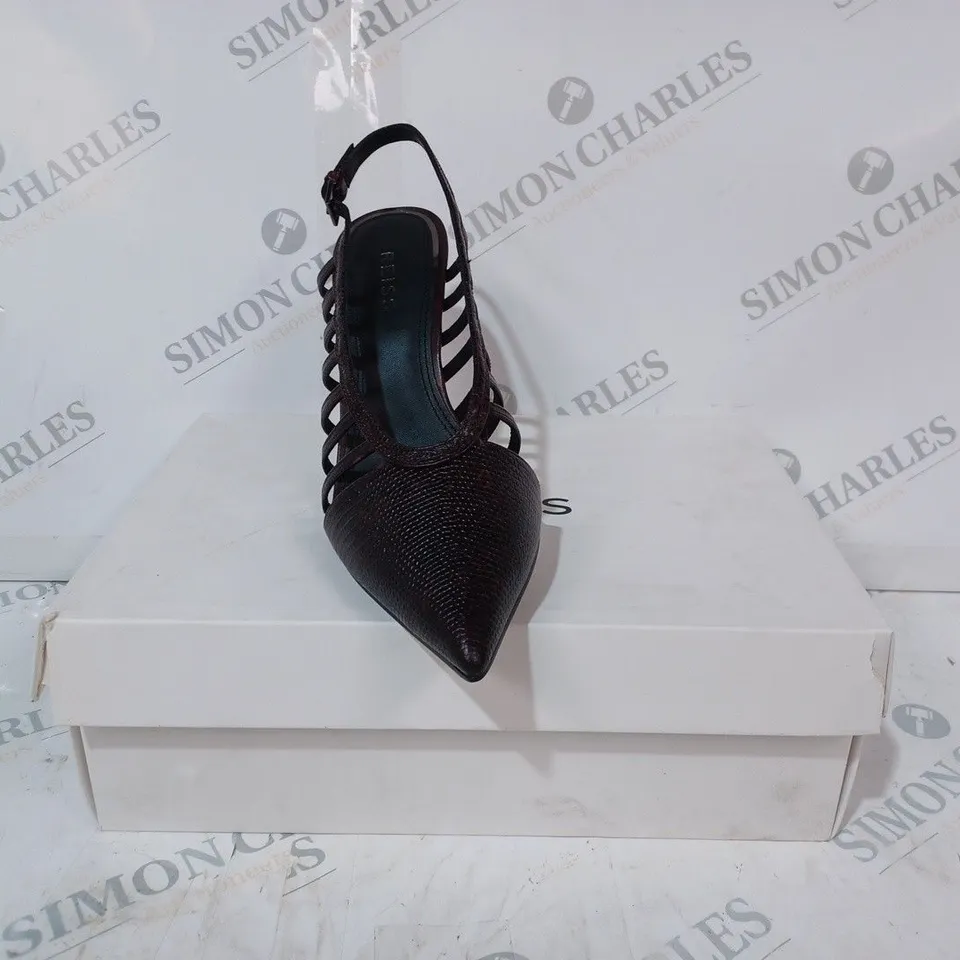 BOXED PAIR OF REISS DAPHNE SLINGBACK HEELS IN POMEGRANATE SIZE 6