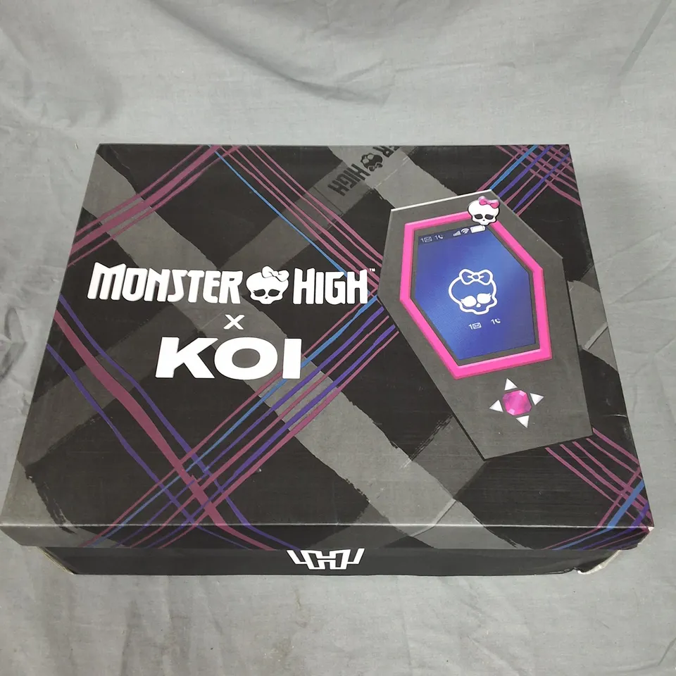 BOXED KOI MONSTER HIGH DEAD TIRED STRAPPY COFFIN PLATFORMS - UK 6