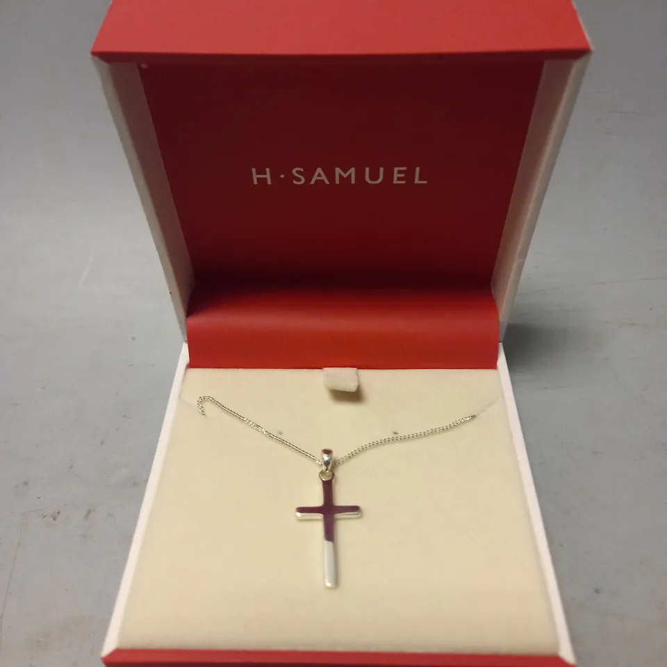 BOXED H. SAMUEL CROSS NECKLACE IN SILVER EFFECT
