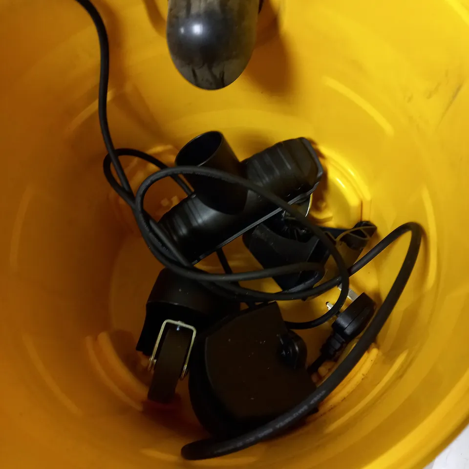 DEWALT DXV20P WET/DRY VAC BLACK & YELLOW 1050W