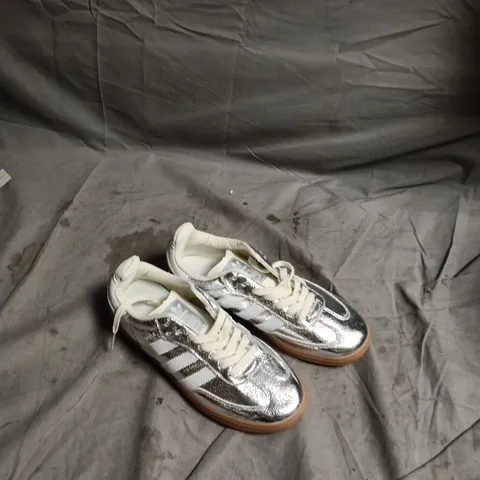 BOX OF APPROXIMATELY 20 PAIRS OF SHOES TO INCLUDE: SILVER ADIDAS TRAINERS AND BLACK BOOTS