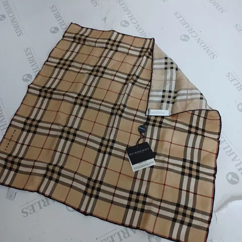 BURBERRY POCKET SQUARE 