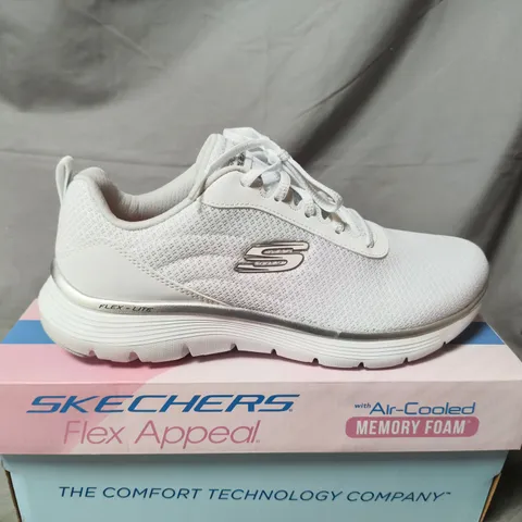 BOXED PAIR OF SKECHERS MEMORY FOAM TRAINERS IN WHITE - UK SIZE 6