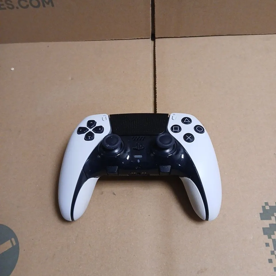 SONY PLAYSTATION 5 DUALSENSE WIRELESS CONTROLLER – WHITE/BLACK UNBOXED
