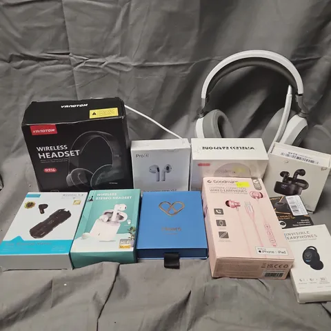 APPROXIMATELY 20 ASSORTED AUDIO DEVICES TO INCLUDE CORSAIR HEADSET, TOZO FITS EARBUDS, GOODMANS WIRED EARPHONES, ETC