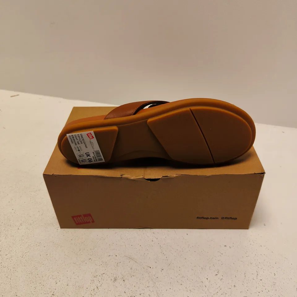 BOXED PAIR OF FITFLOP GRACIE LEATHER FLIP- FLOPS IN LIGHT TAN - UK 06