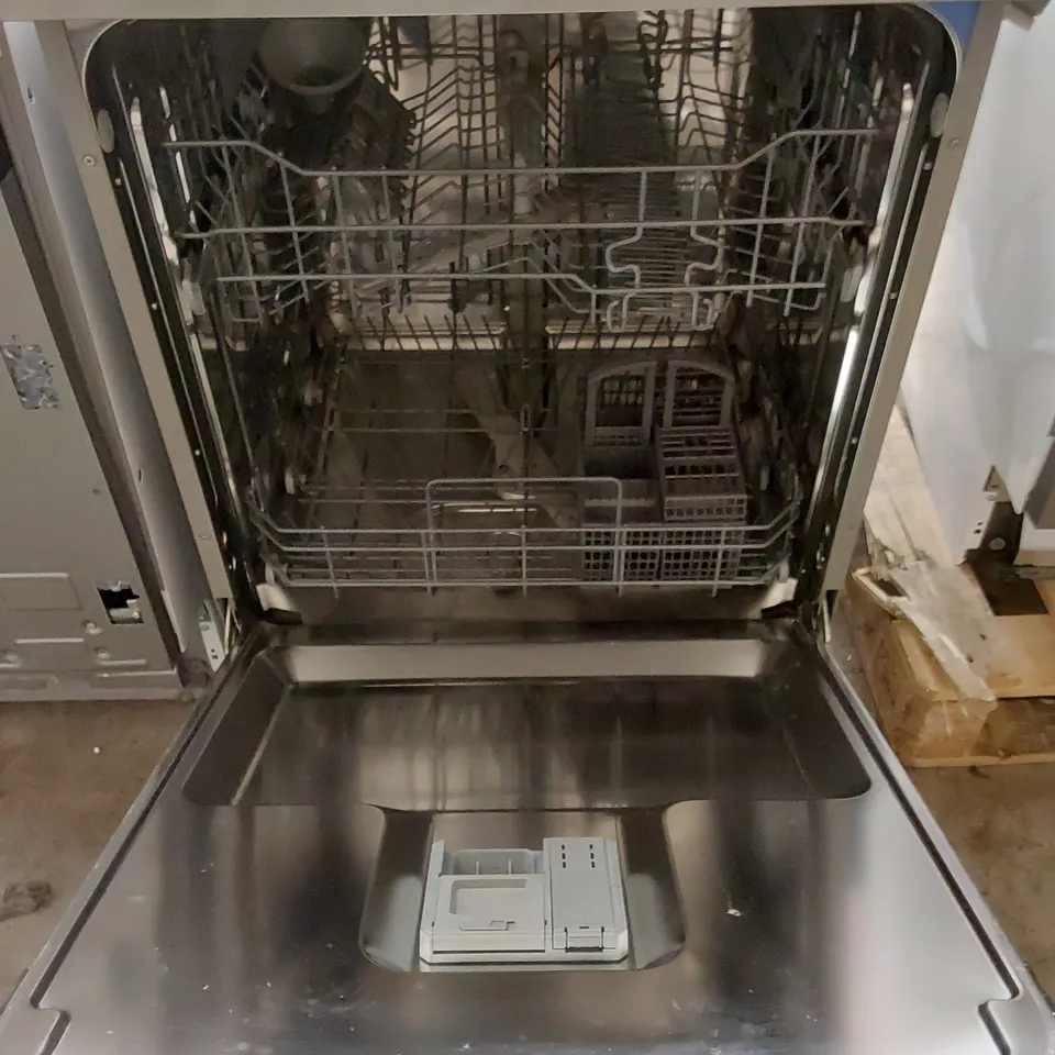 HISENSE HS622E90XUK FREESTANDING STANDARD DISHWASHER 85CM