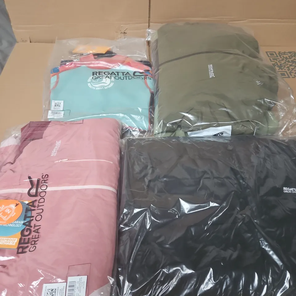 APPROXIMATELY 14 BRAND NEW REGATTA KIDS CLOTHING ITEMS IN VARIOUS SIZES, STYLES AND COLOURS TO INCLUDE TREKKTAIN3IN1, JUNIOR WETSUIT, JUNIOR FRELTON, ETC 