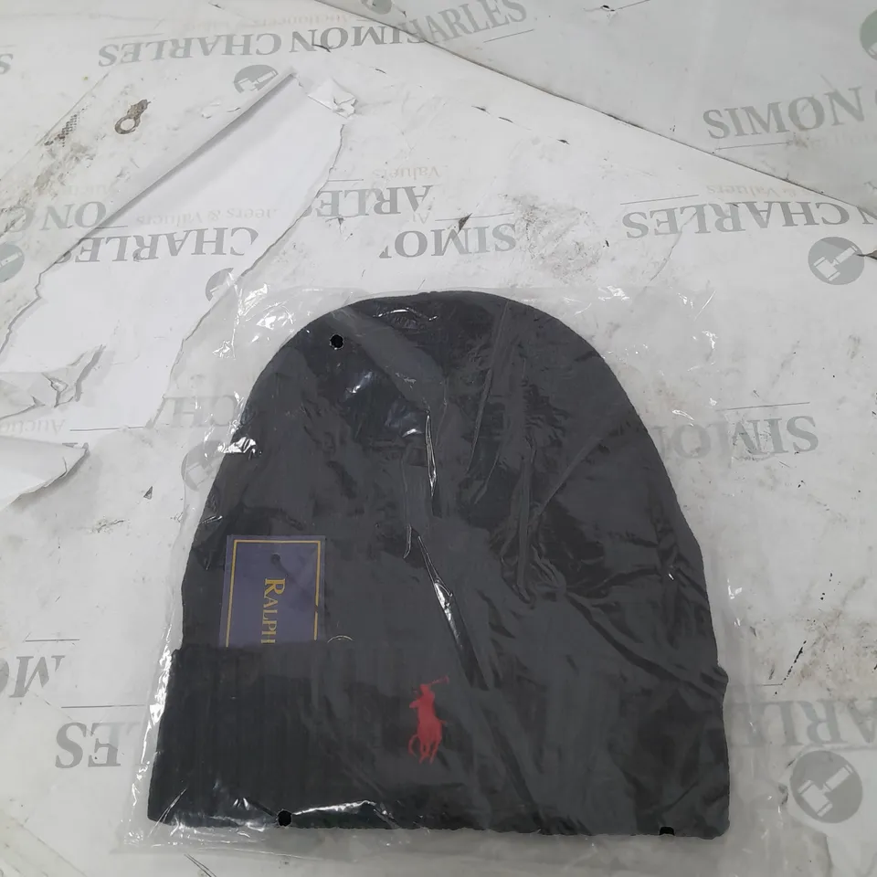 RALPH LAUREN NAVY BEANIE WITH RED BADGE 