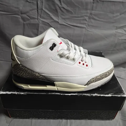 BOXED PAIR OF AIR JORDAN 3 RETRO TRAINERS - UK SIZE 9.5