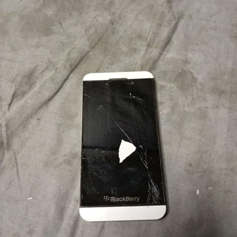 BLACKBERRY SMARTPHONE – WHITE BACK, CRACKED FRONT SCREEN 