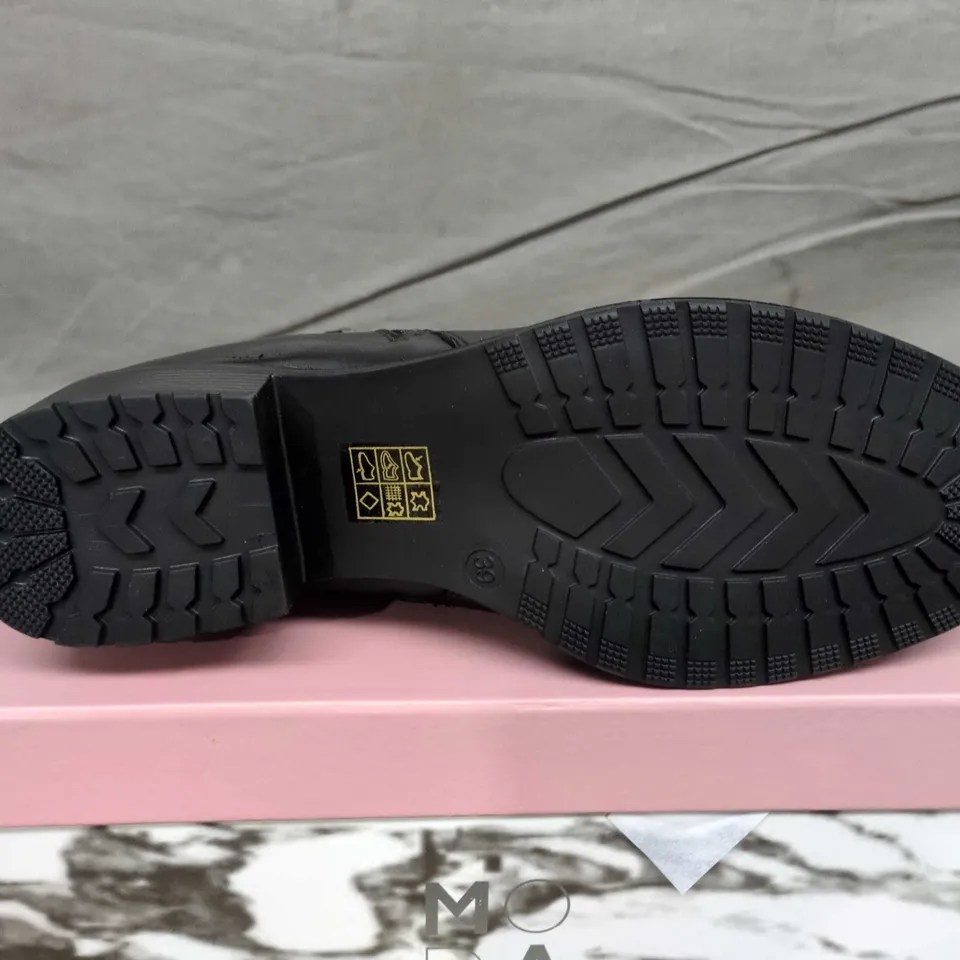 MODA IN PELLE OPULENT BLACK LEATHER ZIP DETAIL BLOCK HEEL BOOTS UK6