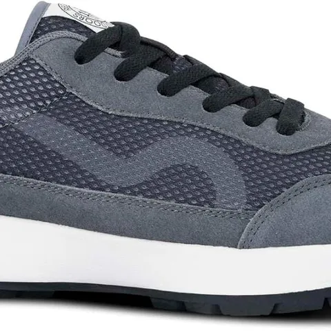 BRAND NEW BOXED REGATTA MENS MARINE HERITAGE TRAINERS SIZE 10