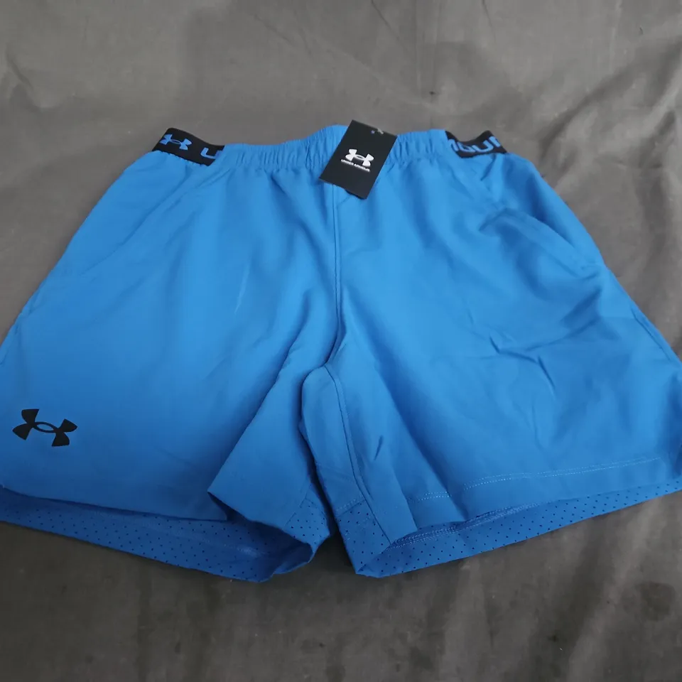 UNDER ARMOUR BLUE ATHLETIC SHORTS - SIZE M
