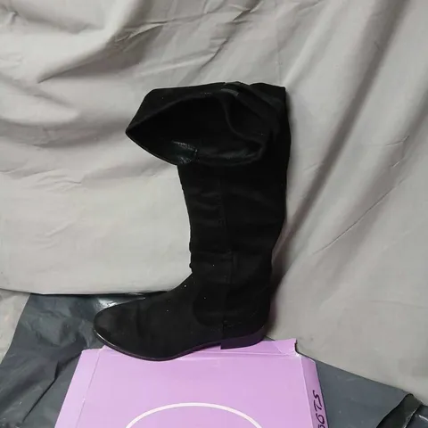 GRACELAND WOMEN'S BLACK KNEE-HIGH BOOT, UK 7 (EU 40) – BUCKLE DETAIL