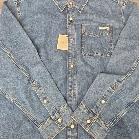 CALVIN KLEIN JEANS LONG SLEEVE DENIM SHIRT IN HARBOUR BLUE SIZE LARGE