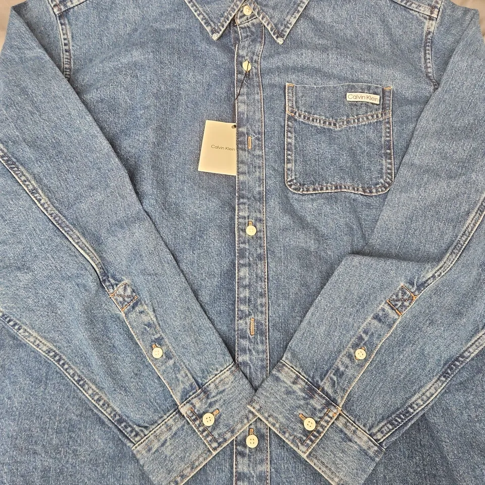 CALVIN KLEIN JEANS LONG SLEEVE DENIM SHIRT IN HARBOUR BLUE SIZE LARGE