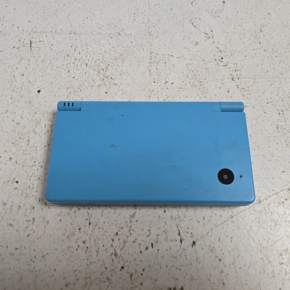 NINTENDO DS I HANDHELD GAMES CONSOLE IN BLUE