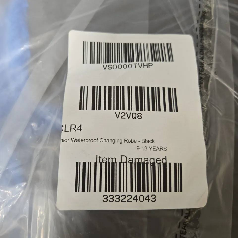 REGATTA JUNIOR WATERPROOF CHANGING ROBE - BLACK, 9-13 YEARS