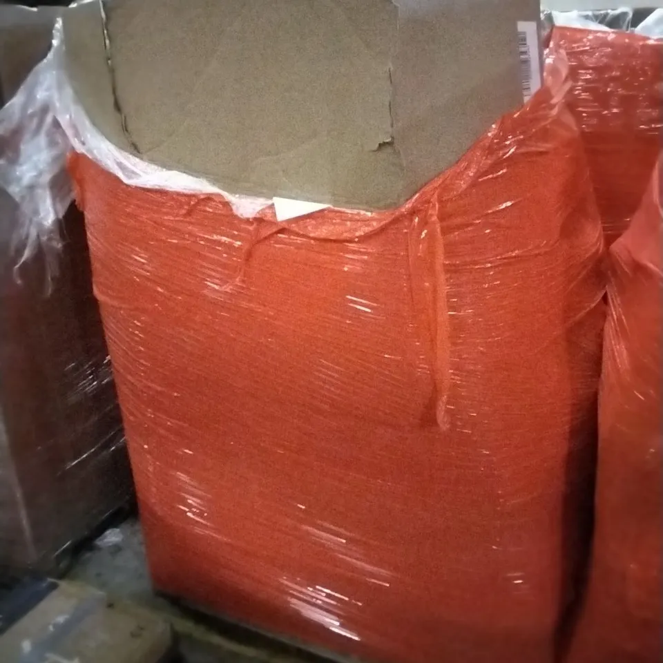 PALLET OF ASSORTED ITEMS INCLUDING MASS DYNAMIC TOILET SEAT, TOILET FRAME, PORTABLE ICE BATH, LAMP BASE CONVERTER, BEACH UMBRELLA 