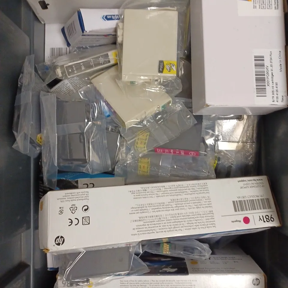 APPROXIMATELY 20 ASSORTED PRINTER INK CARTRIDGES TO INCLUDE HP 903XL, HP 981Y, JET TEC H305 ETC 