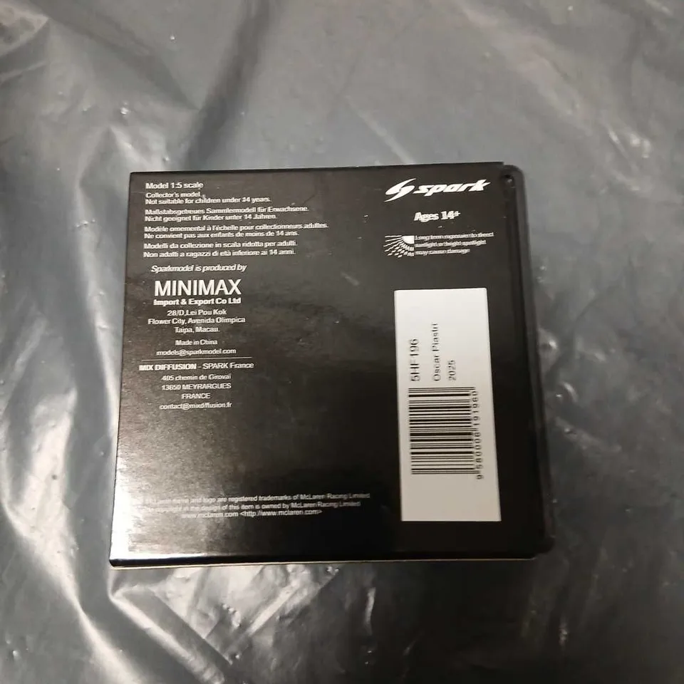 OSCAR PIASTRI 1:5 SCALE COLLECTIBLE HELMET – BOXED 