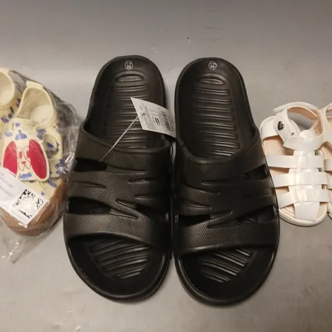 BOX OF APPROXIMATELY 8 ASSORTED PAIRS OF SHOES AND FOOTWEAR ITEMS IN VARIOUS COLOURS, STYLES, AND SIZES - COLLECTION ONLY