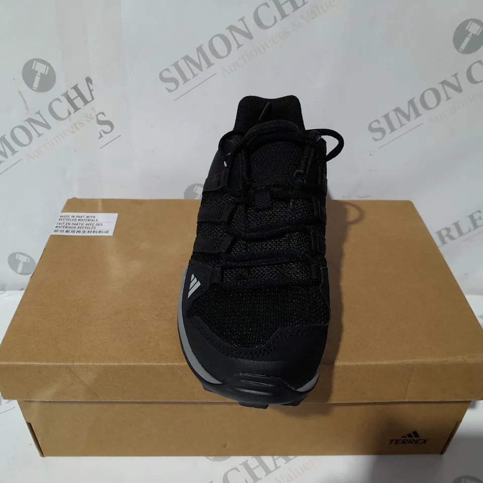 ADIDAS TERREX AX2R KIDS - SIZE 12 KIDS