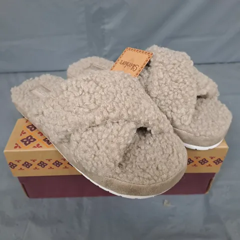 BOXED SKECHERS COZY SLIDE SLIPPERS IN TAUPE - UK 5