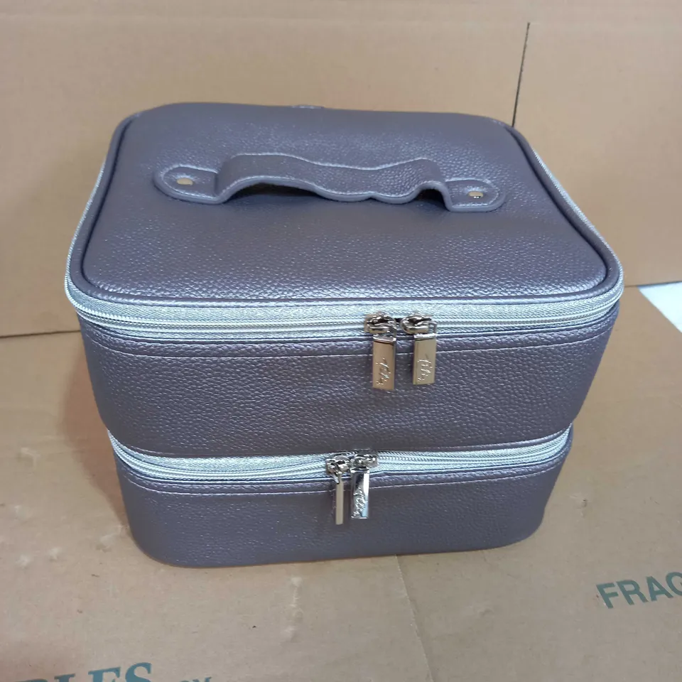 METALLIC MAKE-UP ORGANISER TWO TIER VANITY CASE