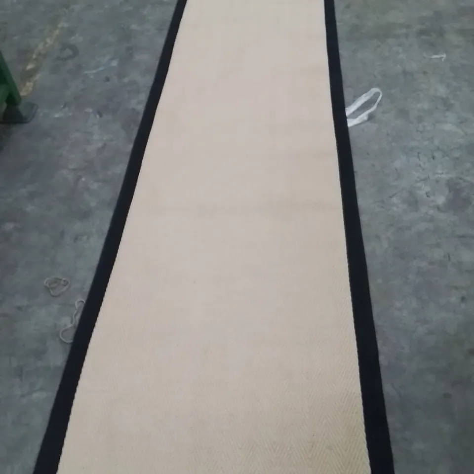 QUALITY DESIGNER AREA RUG - APPROXIMATELY 300X80CM