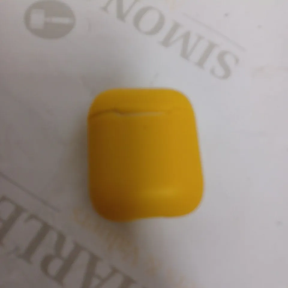 BOX OF 126 TECH 21 AIRPODS CASE - YELLOW