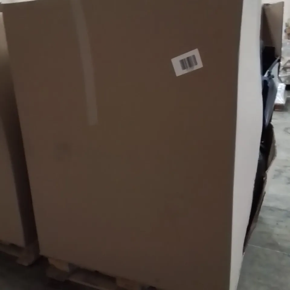 PALLET CONTAINING A LARGE QUANTITY OF GRASS TRIMMERS AND LAWN MOWERS