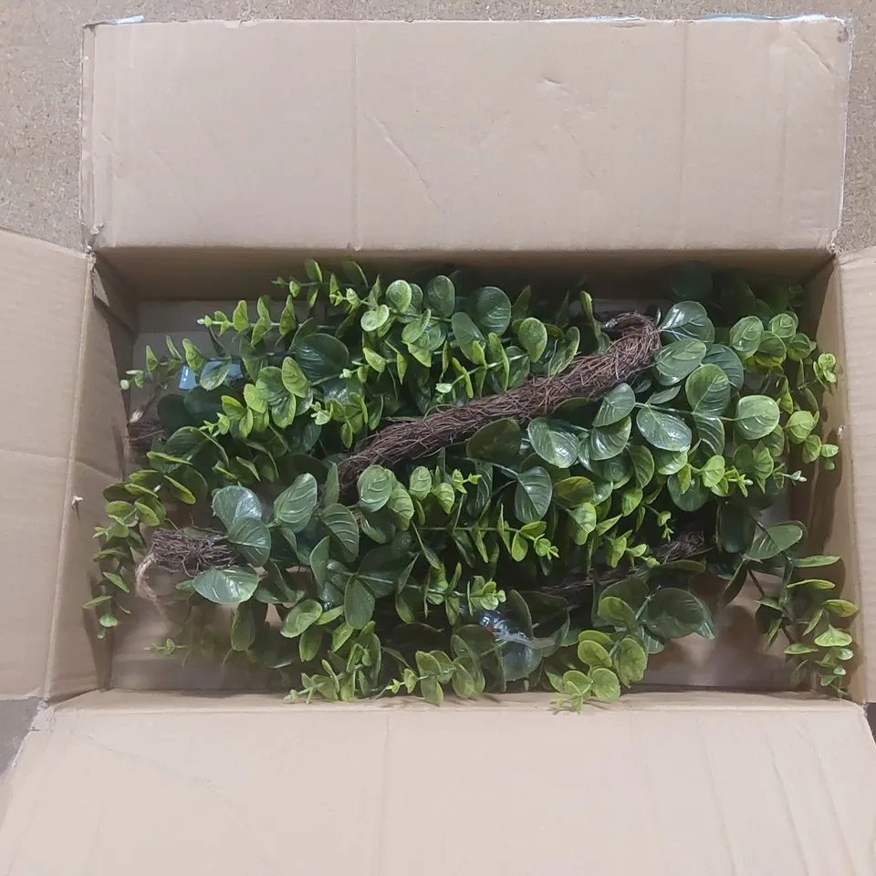 BOXED EUCALYPTUS CHRISTMAS GARLAND – 180cm