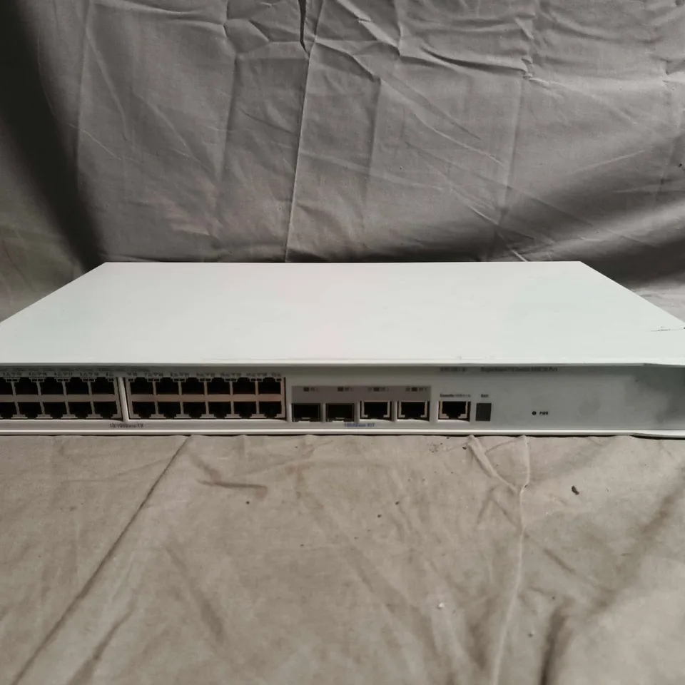 3COM SUPERSTACK 3 SWITCH 4500, 26-PORT – MODEL 3CR17561-91