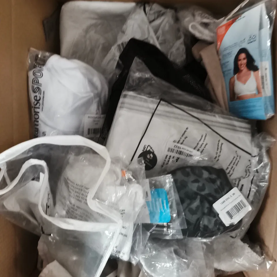 APPROXIMATELY 20 ASSORTED CLOTHING AND HOUSEHOLD PRODUCTS TO INCLUDE BRAS, TOPS, JOGGERS ETC