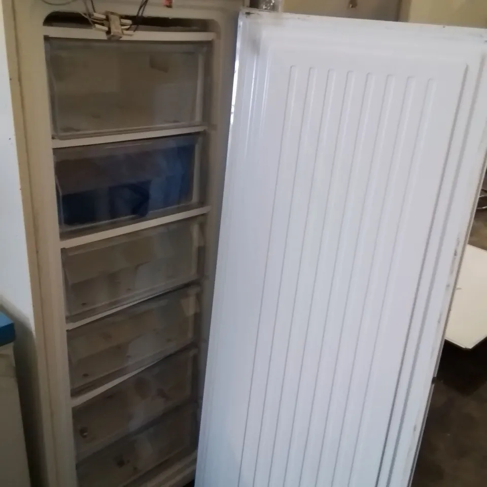 MEDICAL REFRIGERATOR 