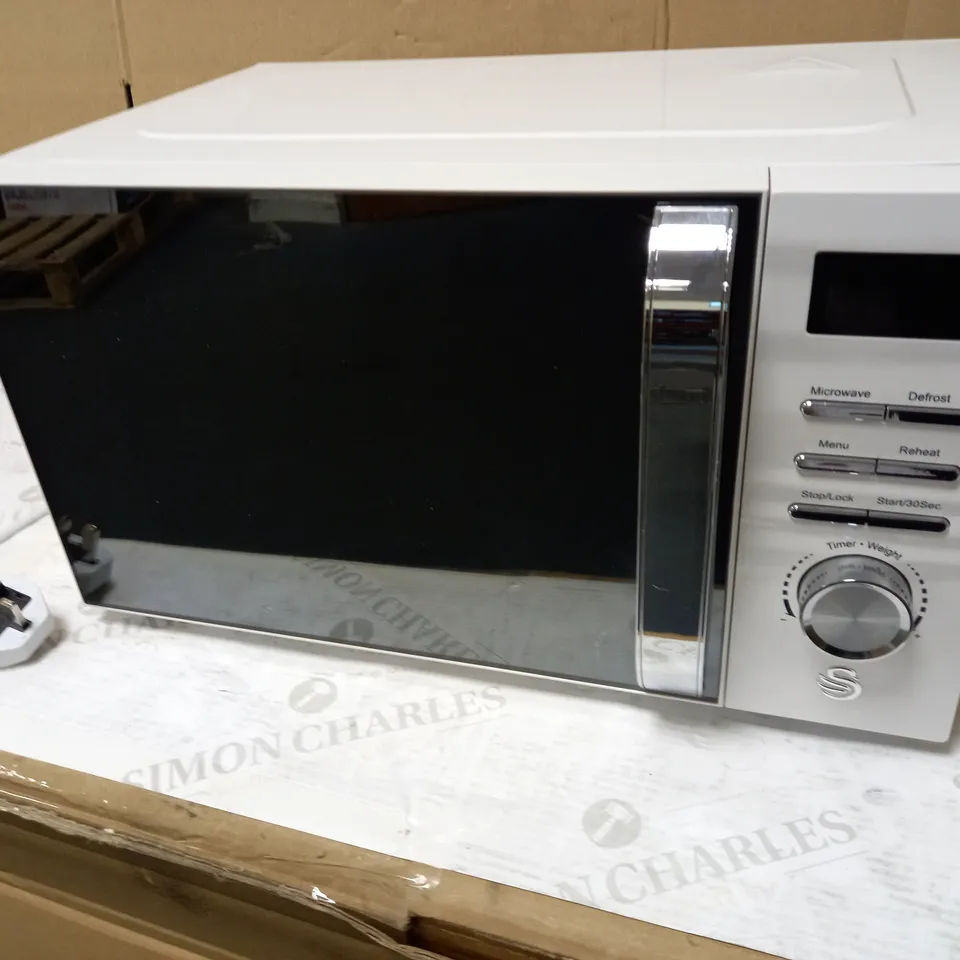 SWAN 700W WHITE SYMPHONY DIGITAL MICROWAVE 